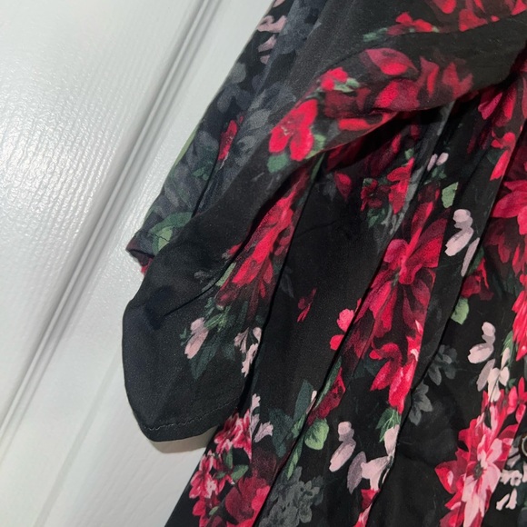 Torrid Black and Red Floral Blouse - Picture 4 of 7